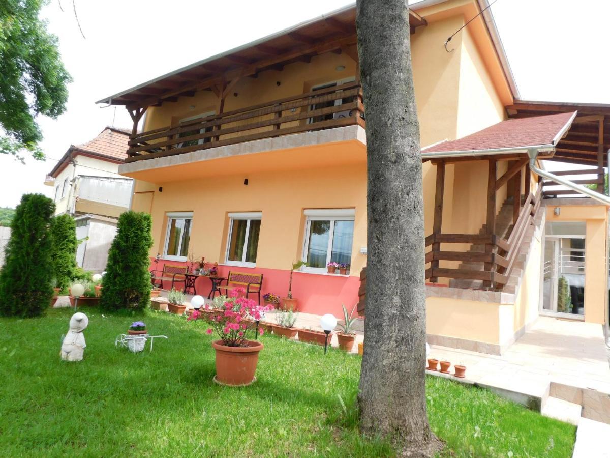 Éden II. Hotel Miskolc Buitenkant foto