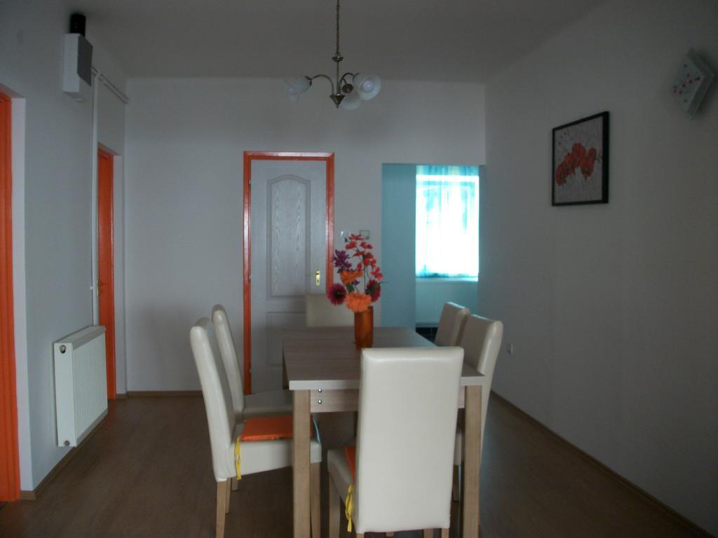 Éden II. Hotel Miskolc Buitenkant foto
