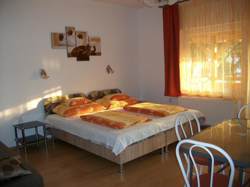 Éden II. Hotel Miskolc Buitenkant foto