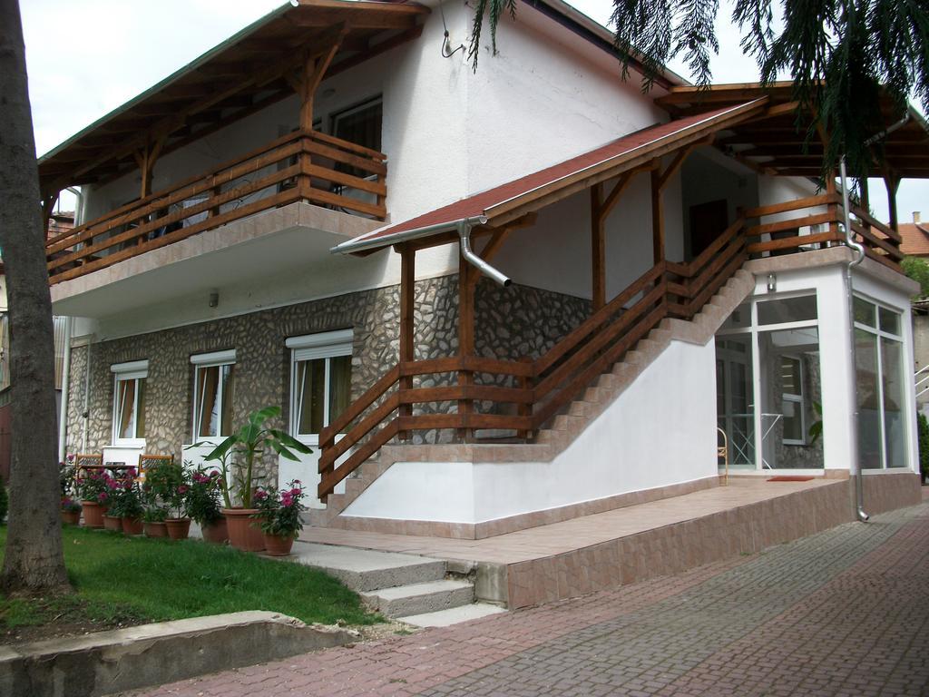 Éden II. Hotel Miskolc Buitenkant foto